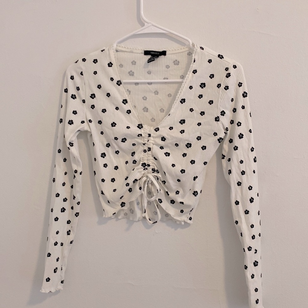 Women’s Black & White Long Sleeve Cropped